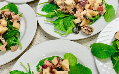 Spicy Tuesday – apple walnut salad – mint